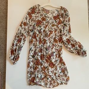 Floral dress with billowy sleeves. Size small. Like new. umgee brand